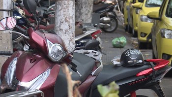 Tái diễn nạn lấn chiếm vỉa hè làm nơi kinh doanh buôn bán ở Đà Nẵng