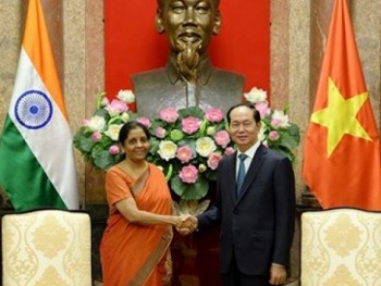 Chủ tịch nước Trần Đại Quang tiếp Bộ trưởng Quốc phòng Ấn Độ