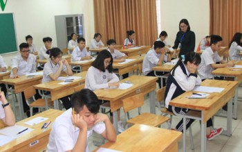 Kỳ thi lớp 10 tại Hà Nội: Nhọc nhằn giành “tấm vé” vào trường công