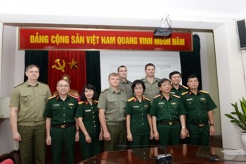 Đoàn đại biểu hãng Thông tấn xã quân sự Các LLVT Bê-la-rút thăm, làm việc với Báo Quân đội nhân dân
