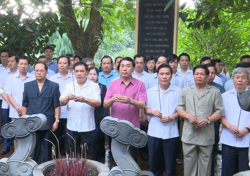 lanh dao tinh dang huong tai den doi can nhan ky niem 100 nam khoi nghia thai nguyen