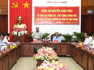 Thủ tướng Nguyễn Xuân Phúc làm việc với lãnh đạo tỉnh Hậu Giang