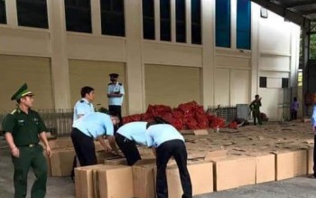 Bắt giữ 15 tấn pháo ngụy trang dạng hàng hóa nhập khẩu ở Lạng Sơn