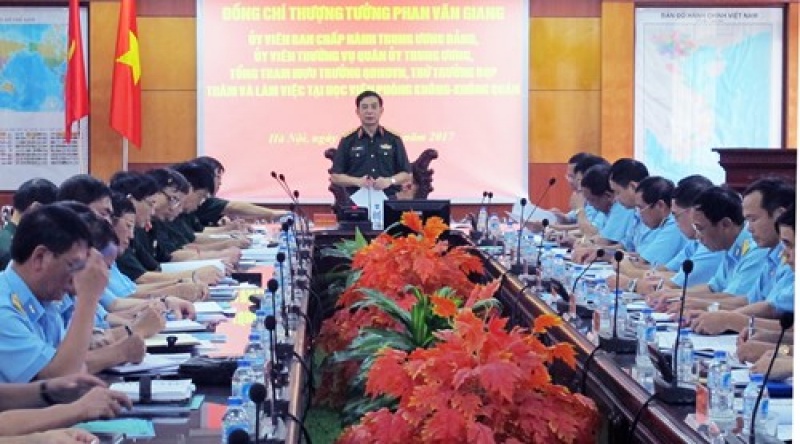 Thượng tướng Phan Văn Giang kiểm tra Học viện Phòng không-Không quân