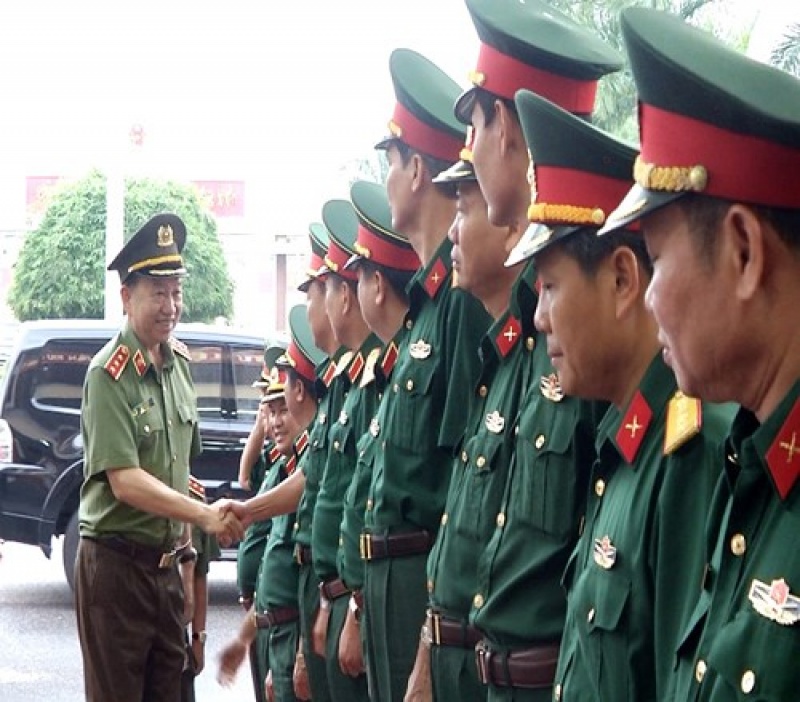 Bộ trưởng Bộ Công an Tô Lâm thăm và làm việc tại Quân khu 5