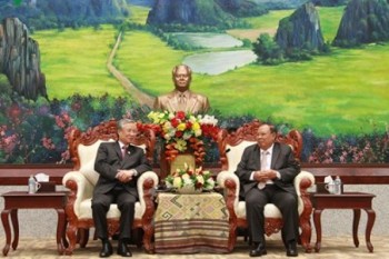 Tổng Bí thư, Chủ tịch nước Lào tiếp Đoàn đại biểu cấp cao Việt Nam