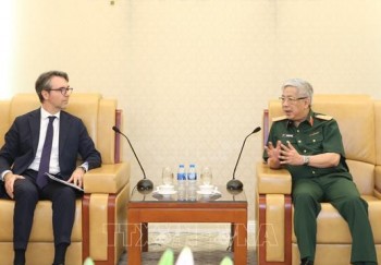 Thượng tướng Nguyễn Chí Vịnh tiếp Trưởng Phái đoàn Liên minh châu Âu và Tùy viên Quốc phòng Thái Lan