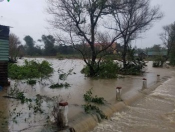 Krông Bông, Đắk Lắk hàng chục nhà bị sập và tốc mái do bão số 12
