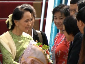 Chủ tịch nước Trần Đại Quang gặp Cố vấn Nhà nước Myanmar