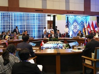 Thủ tướng đề nghị ASEAN tập trung vào lợi ích của người dân