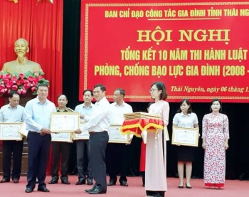 Thái Nguyên - Tổng kết 10 năm về phòng, chống bạo lực gia đình