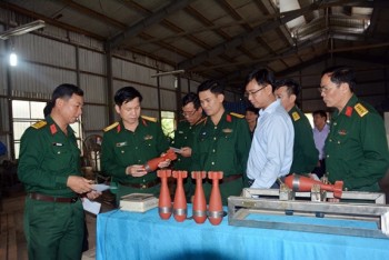 Bộ CHQS tỉnh Quảng Ngãi nghiệm thu sản phẩm thân, đuôi đạn cối 82-ST