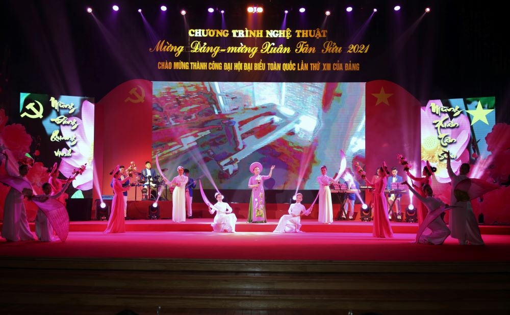[Photo] Chương trình nghệ thuật chào mừng thành công Đại hội XIII của Đảng