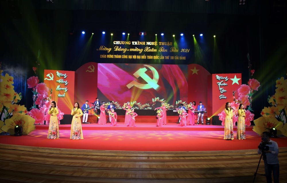 [Photo] Chương trình nghệ thuật chào mừng thành công Đại hội XIII của Đảng