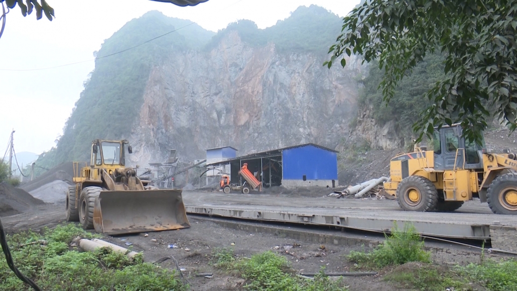 Phú Lương: Bảo vệ môi trường trong khai thác, sản xuất vật liệu xây dựng