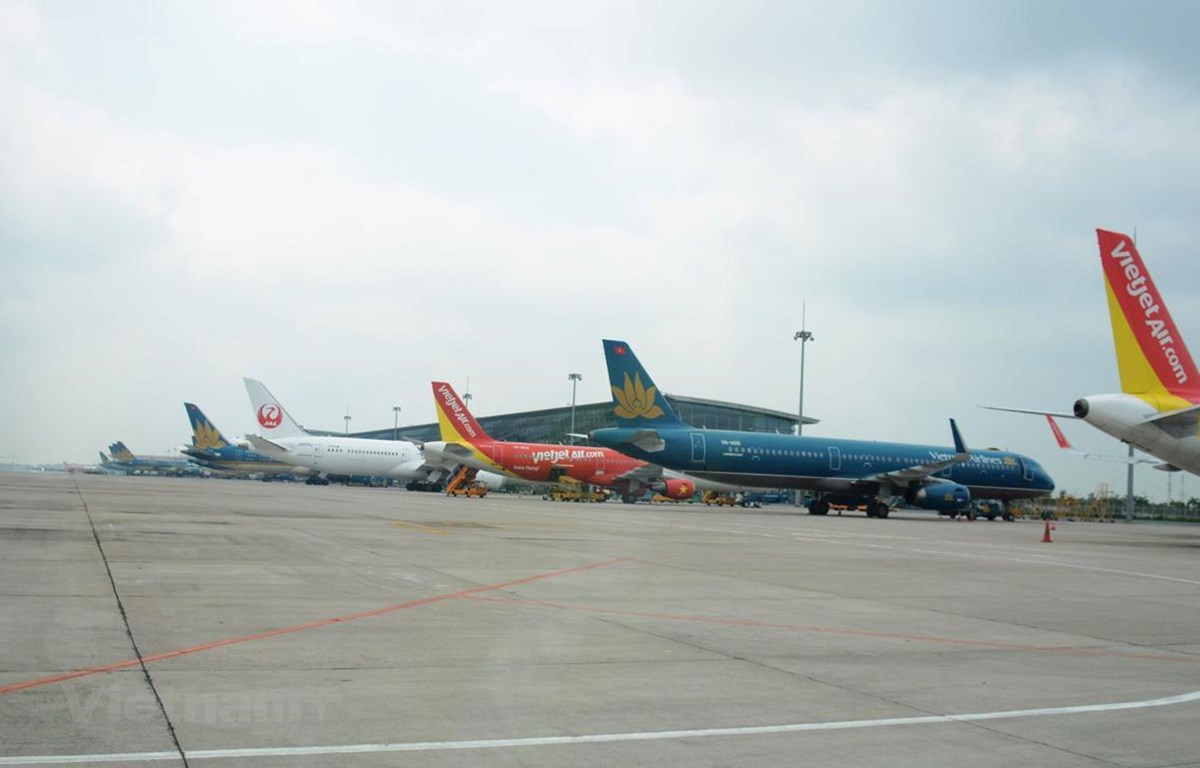 Các hãng hàng không đang nỗ lực mở lại đường bay quốc tế sau thời gian tạm dừng vì ảnh hưởng của dịch COVID-19. (Ảnh: Việt Hùng/Vietnam+)