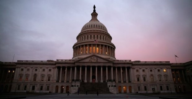 Chính phủ Mỹ "vượt ải" Hạ viện để tránh nguy cơ bị đóng cửa