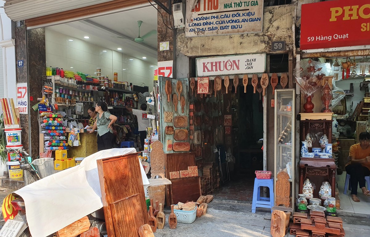 Một cửa hàng làm khuôn lâu năm trên phố Hàng Quạt, Hà Nội (Nguồn: Vietnam+)