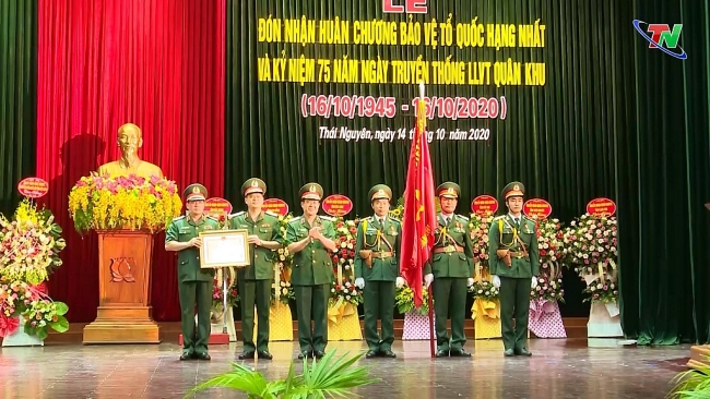 Quân khu 1 đón nhận Huân chương Bảo vệ Tổ quốc hạng Nhất