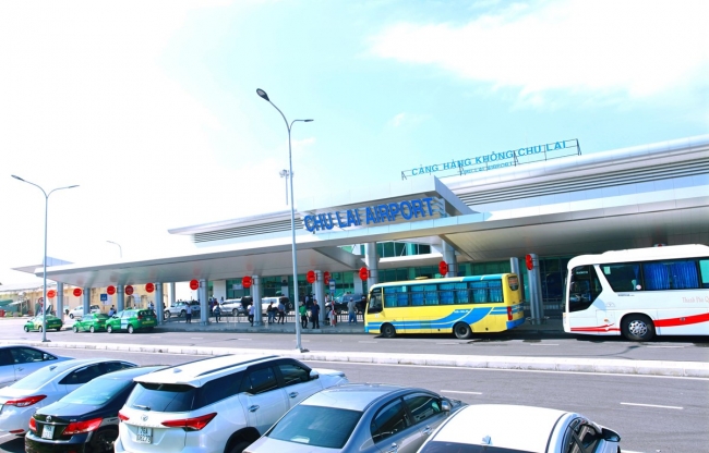 Các sân bay được khai thác trở lại trừ sân bay Chu Lai do bị tốc mái