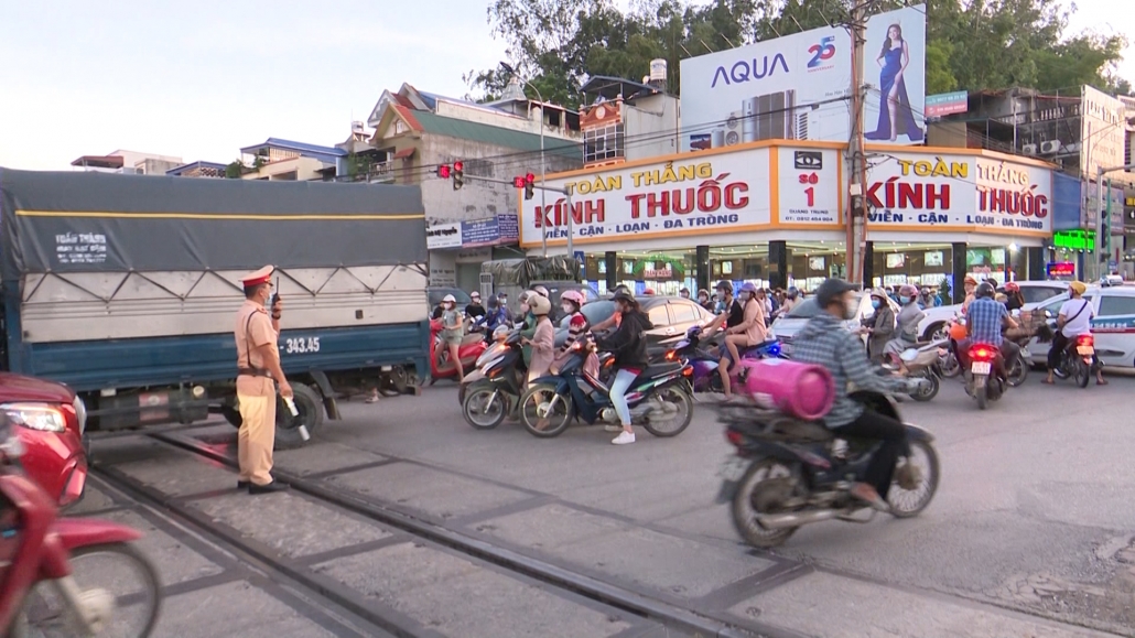 Cần khẩn trương triển khai giải pháp giảm áp lực giao thông tại nút giao đường tàu Đồng Quang, TP Thái Nguyên