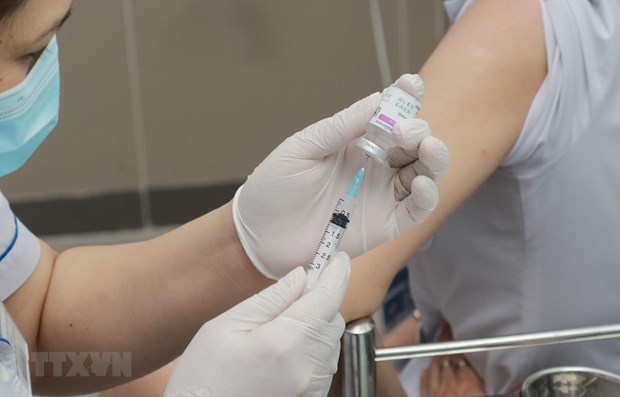 Từ 10/12, TP Hồ Chí Minh triển khai tiêm mũi 3 vaccine phòng COVID-19