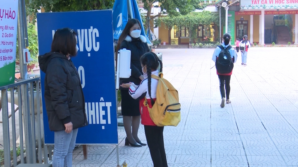 Học sinh thành phố Thái Nguyên trở lại học trực tiếp