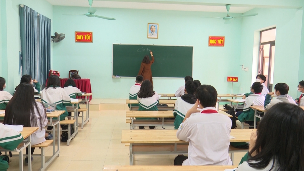 Học sinh thành phố Thái Nguyên trở lại học trực tiếp