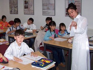 Nâng cao hiệu quả dạy và học tiếng Việt cho người Việt ở nước ngoài