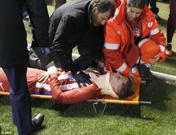 Tiêu điểm thể thao: Torres mất trí nhớ tạm thời sau cú ngã kinh hoàng