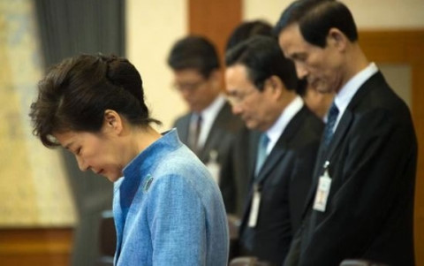 Bà Park Geun-hye bị phế truất, Hàn Quốc lún sâu vào bão táp ngoại giao