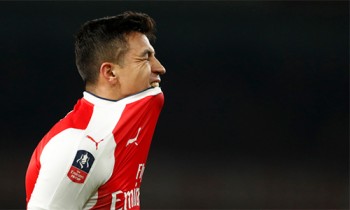 Arsenal hoãn đàm phán hợp đồng với Ozil, Sanchez