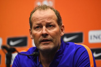Thua sốc trước Bulgaria, Hà Lan chính thức “trảm” huấn luyện viên