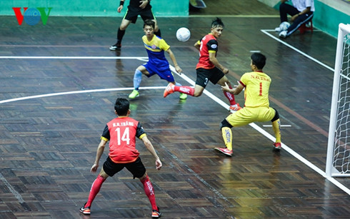 Giải Futsal HDBank 2017: Sài Gòn FC vươn lên chiếm ngôi nhì bảng
