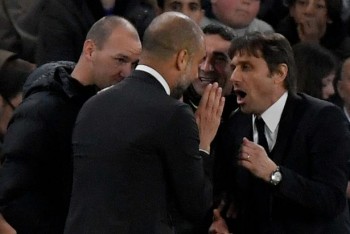 Pep Guardiola cãi nhau nảy lửa với người của Chelsea trong đường hầm