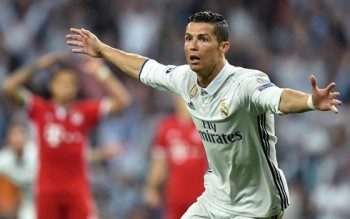 Ronaldo lập hat-trick, Real hạ đẹp Bayern ẵm vé vào bán kết