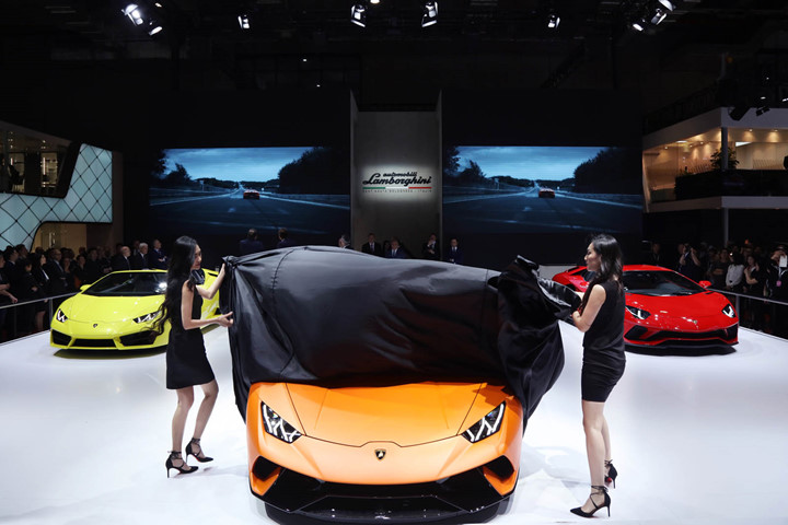 Lamborghini Huracan Performante và Aventador S ra mắt tại Thượng Hải