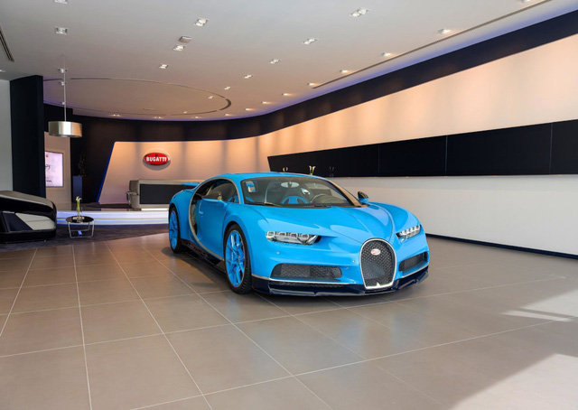 bugatti khai truong showroom lon nhat the gioi tai dubai