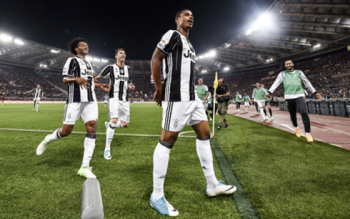 Thua ngược AS Roma, Juventus chưa thể đăng quang tại Serie A