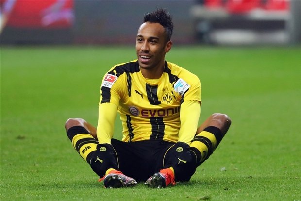 Dortmund hét giá cực khủng, MU và Chelsea khó mua Aubameyang