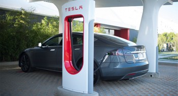 Tesla muốn phát triển hệ thống sạc chung với các hãng xe khác