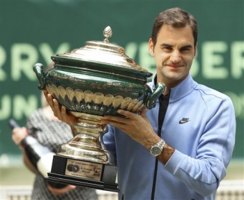 Federer lần thứ 9 vô địch Halle Open