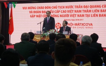 Chủ tịch nước Trần Đại Quang gặp gỡ bà con cộng đồng Việt Nam tại Nga