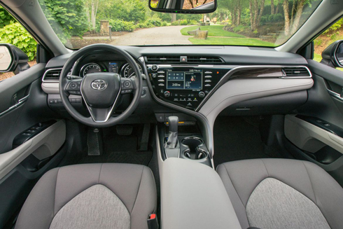 toyota camry 2018 tham vong giu vung ngoi vuong