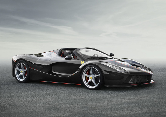 Nhân viên Ferrari không được mua xe của hãng