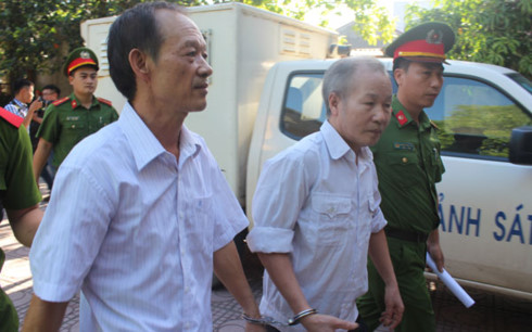 Bắt đầu xét xử 14 cựu cán bộ gây sai phạm đất đai tại xã Đồng Tâm