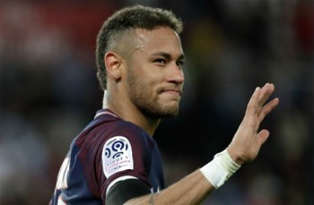 Neymar tố ngược Barca về chuyện chưa trả thưởng