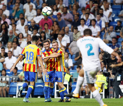 real phai chia diem voi valencia tai bernabeu