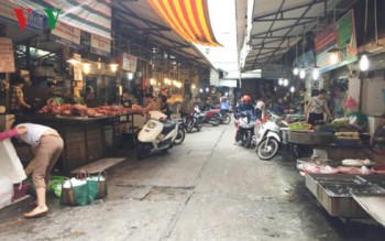 Thị trường thực phẩm tại Hà Nội vẫn ổn định trước bão số 10