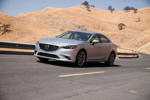 Hơn 60.000 xe Mazda6 phải triệu hồi do lỗi trợ lực lái và túi khí